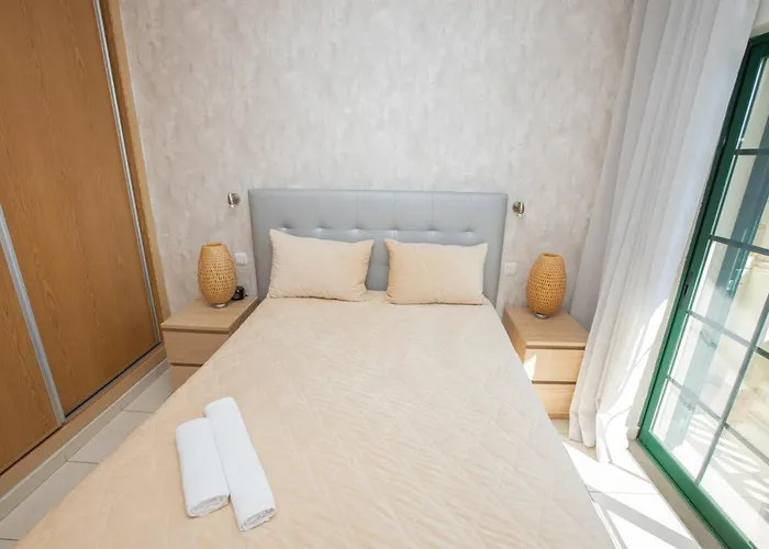 Holiday Albufeira * 阿尔布费拉